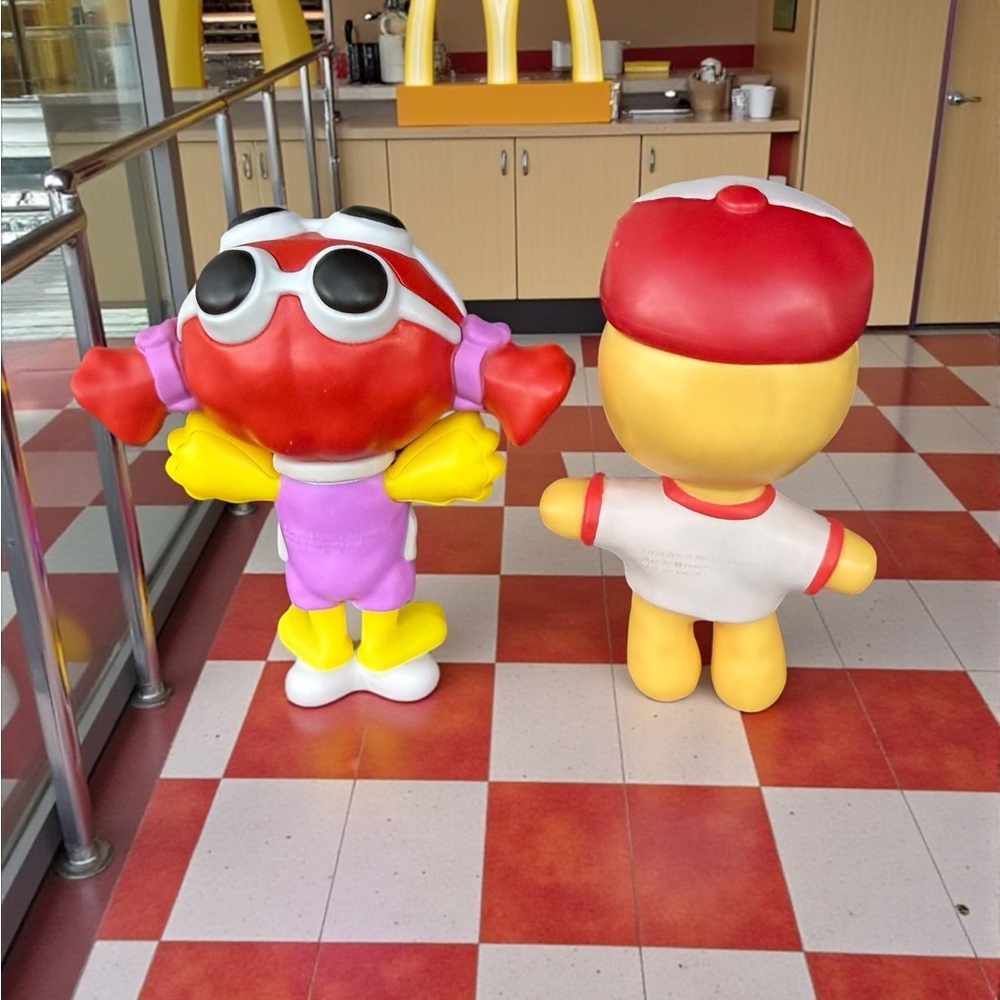 2022 McDONALD'S Cactus Plant Flea Market Birdie The Early & Cactus Buddy - Picture 3 of 3